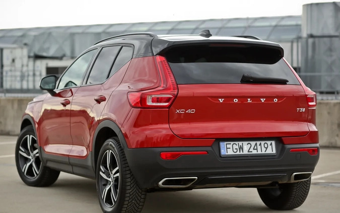 Volvo XC 40 cena 111900 przebieg: 124636, rok produkcji 2019 z Halinów małe 781